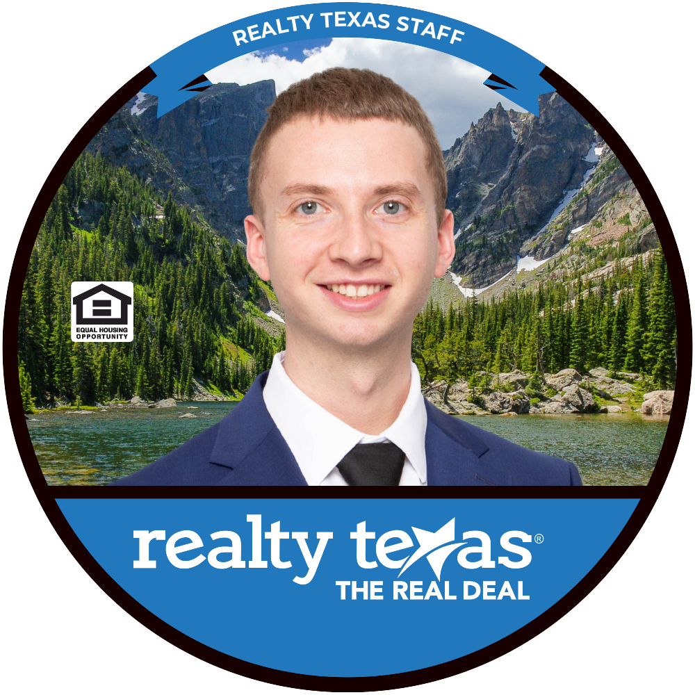 Bryce Low (Helpdesk 2)