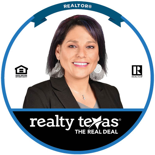 Houston Metro Agent Victoria Torres  REALTOR® with Realty Texas.